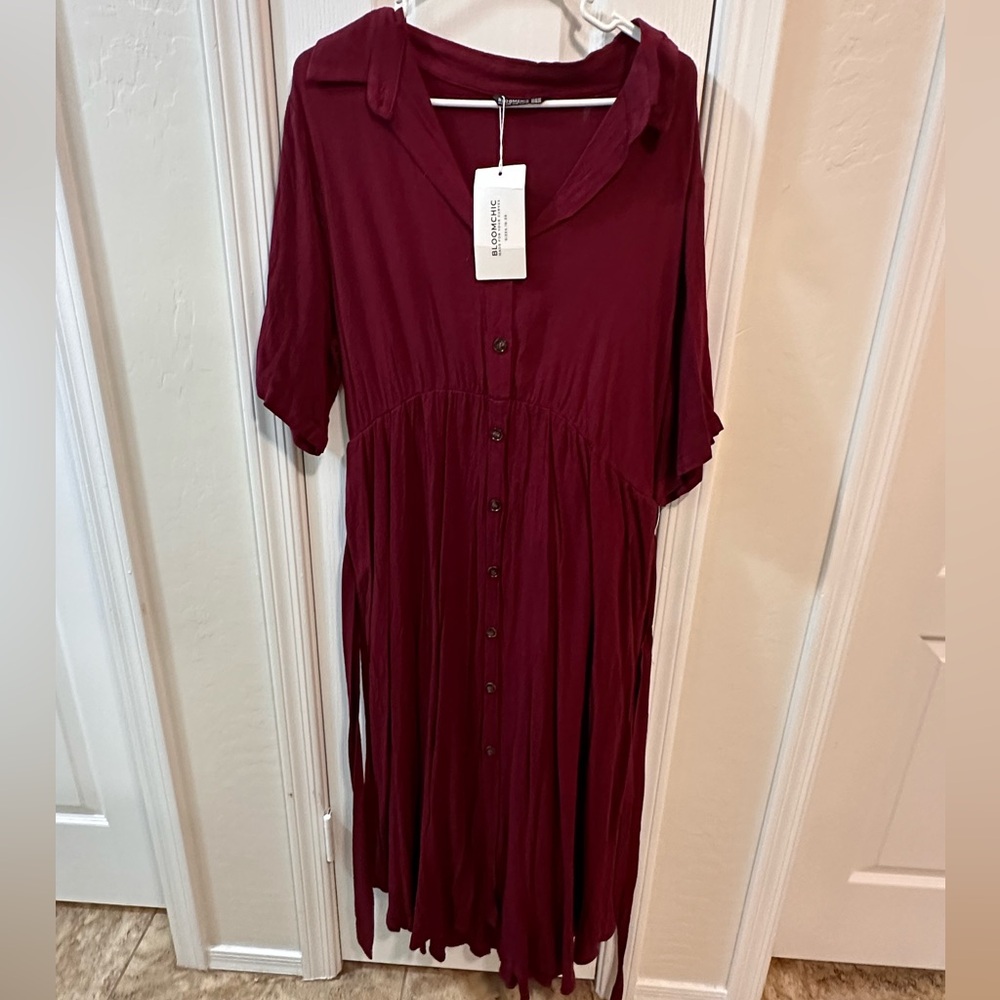 New with tags maroon BloomChic dress